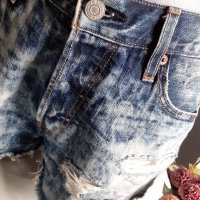 Дамски дънкови къси панталони Levi's, снимка 2 - Къси панталони и бермуди - 33044946