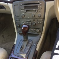 Продавам лост скоростен лост Volvo S80, снимка 1 - Аксесоари и консумативи - 43606196