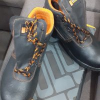 Продавам чисто нови зимни работни обувки Панда от естествена кожа 45 номер! , снимка 1 - Ежедневни обувки - 43863209