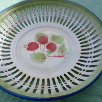 Стара емайлирана чиния 1957г, снимка 4 - Чинии - 36426923