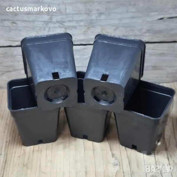 Комплект от 5 пластмасови саксии, снимка 1