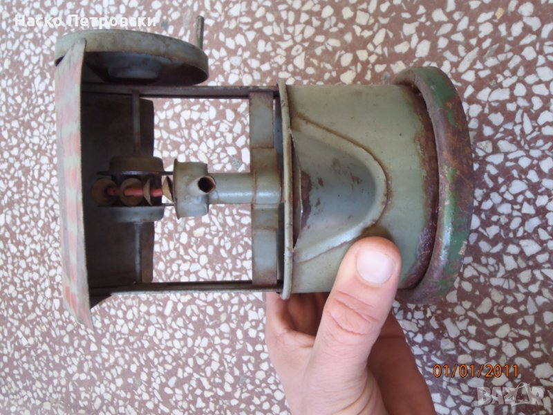 Ретро играчка метална – функциониращ кладенец от 30-те., снимка 1