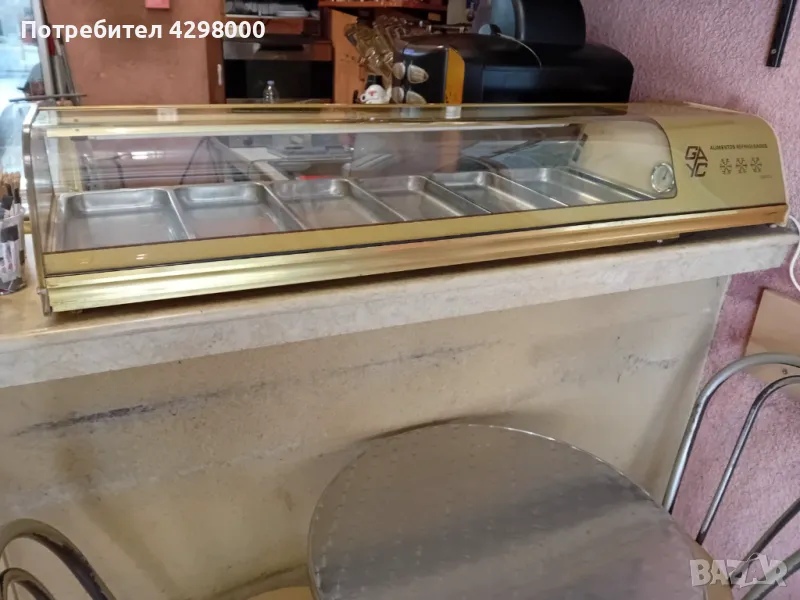Хладилна витрина, снимка 1