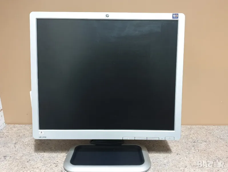 LCD Монитор HP 19", снимка 1
