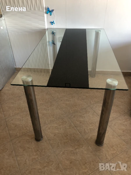 Стъклена трапезна маса с метални крака, снимка 1
