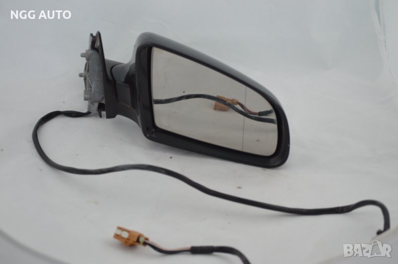 Странично дясно огледало за ауди а4 б7, снимка 1