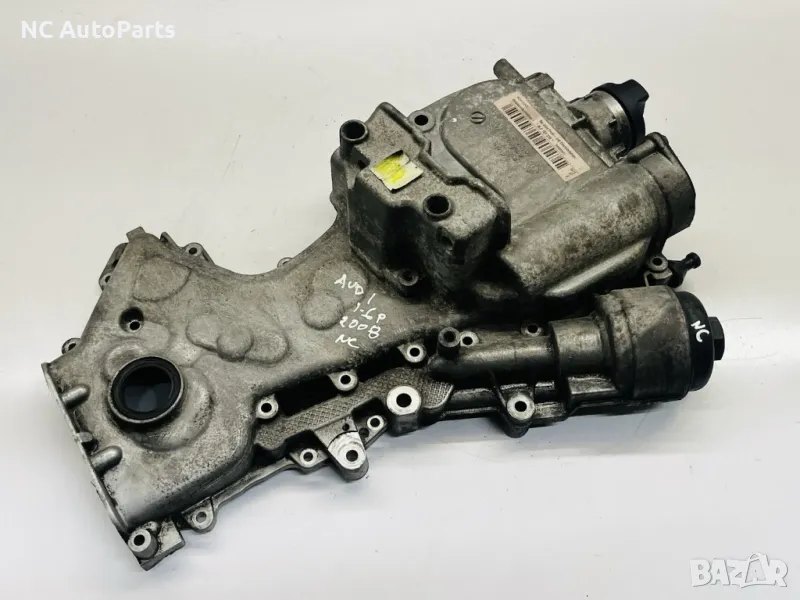 Капак за двигател за Audi Ауди А3 VW Golf MK5 8P1 1.6 FSI 115 коня BLF 03C109211G 2008, снимка 1