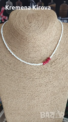 Чокър с червен корал, чешки мъниста и стомана. Бижута Луди гъби. Идея за подарък за Коледа.