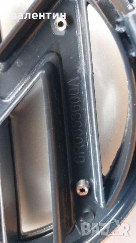 Предна емблема за фолксваген поло от 2010 до 2015г 12см, снимка 3 - Аксесоари и консумативи - 32525782