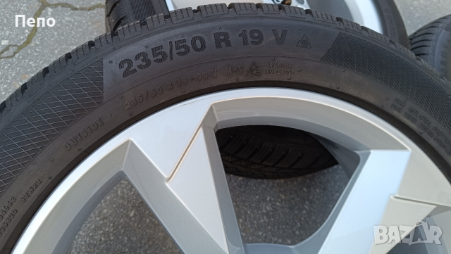 Оригинални нови джанти с гуми зимни 19 цола за Audi Q3 Sq дот 2023г., снимка 4 - Гуми и джанти - 44864804
