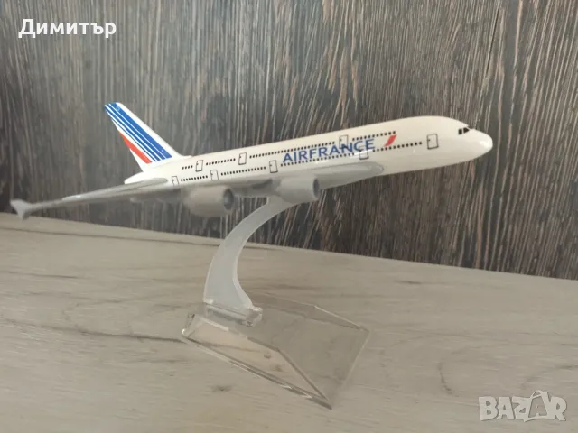 Модел на AIRBUS A 380 !!!, снимка 2 - Колекции - 48882767