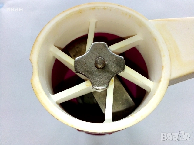 Стара Съветска мелничка за подправки, снимка 3 - Други ценни предмети - 53455738