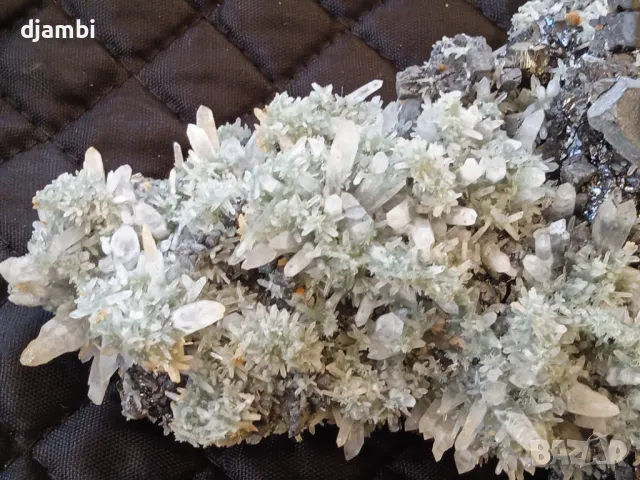 №145,Кварц,Кварцова друза,Кварц със сфалерит,галенит и хлорит,Кристали,Минерали,Родопи,BGminerals,, снимка 7 - Декорация за дома - 47671520