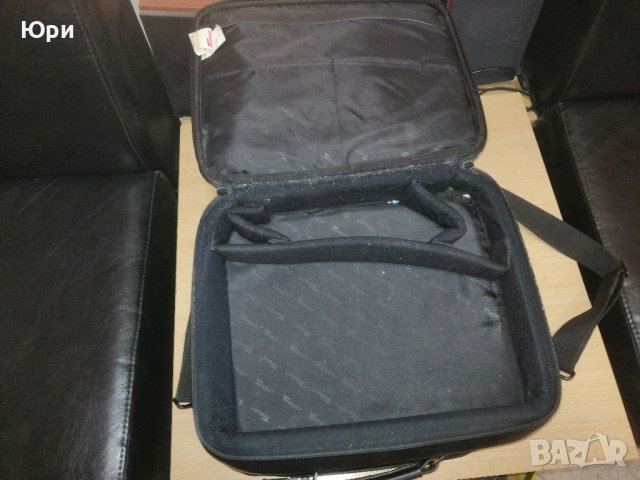 Продавам отлична черна кожена чанта за лаптоп 13-14",TARGUS, снимка 3 - Части за лаптопи - 43716247