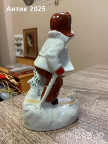 Порцеланова статуетка „Скиор“, снимка 3 - Антикварни и старинни предмети - 51971629