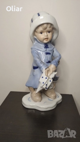 Прекрасна фигурка на дете с чадър. , снимка 2 - Статуетки - 52189862