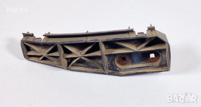 Заден Ляв Държач Под Стоп Задна Броня Toyota Corolla Verso Тойота Корола Версо 2004-2008 52563 0F010