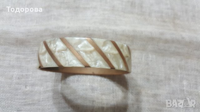 Гривна от седеф и месинг, снимка 2 - Антикварни и старинни предмети - 26540860