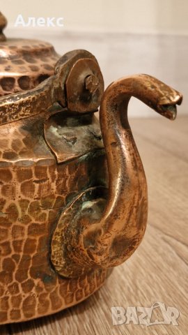 Античен арабски меден чайник, Масивен, кован., снимка 2 - Други ценни предмети - 43259341