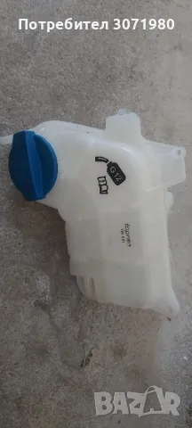 Казанче за охладителна течнокт с оригинална капачка VW,Audi, Skoda.