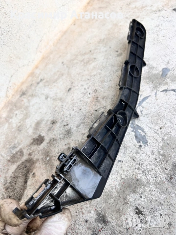 52576-05040. ДЪРЖАЧ-ВОДАЧ задна броня ляв за Тойота Авенсис T27.седан. 2012-2015г, снимка 2 - Части - 53024843