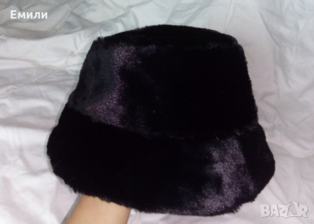 Плюшена шапка идиотка в черен цвят, снимка 2 - Шапки - 33614898