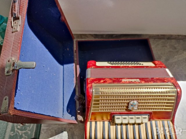 ПРОДАВАМ СТАР НЕМСКИ АКОРДЕОН - WELTMEISTER 48 БАСА, снимка 4 - Антикварни и старинни предмети - 37926706