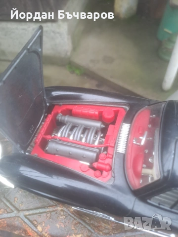 Метални  колекционерски Mercedes Banz 300SL Burago Italy 1:18 метален ретро модел, снимка 12 - Колекции - 53020517