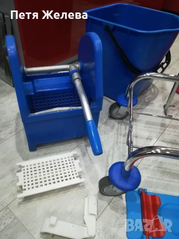 Професионална почистваща количка от хромирана стомана и 2х25л кофи, снимка 4 - Мопове, кофи, четки и метли - 50712391