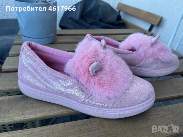 Розови зайчета , снимка 2 - Дамски ежедневни обувки - 52107767