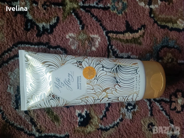 Изглаждащ захарен ексфолиант Milk& honey gold