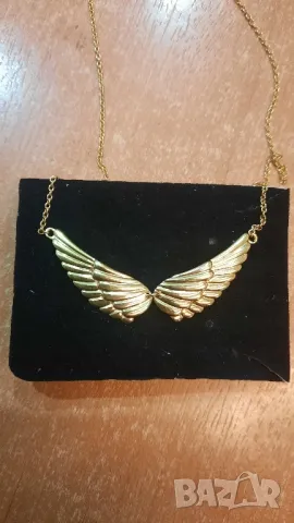 Нов медальон ангелски крила 925 сребро и 18 к златно покритие