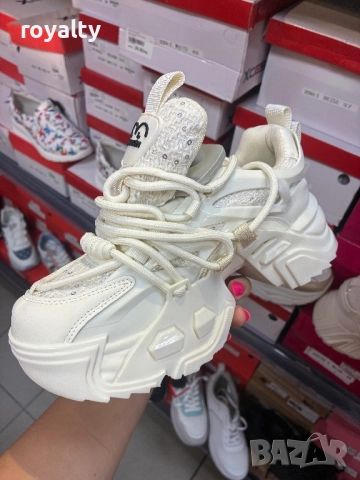 Бели модерни дамски маратонки , снимка 4 - Маратонки - 51723559