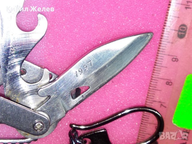 ИНТЕРЕСЕН ФЕШЪН МОДЕЛ НЕРЪЖДАЕМО КОМБИНИРАНО СГЪВАЕМО НОЖЧЕ с ЩЕМПЕЛ 1997 и ВЕРИЖКА / КЮСТЕК 43112, снимка 3 - Ножове - 44076672