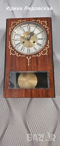 настенен часовник