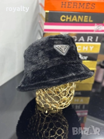 Prad🅰️ зимни дамски шапки Различни цветове , снимка 2 - Шапки - 52182878