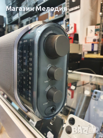 Радио Sony ICF-704S  В отлично техническо и визуално състояние., снимка 5 - Радиокасетофони, транзистори - 44854299