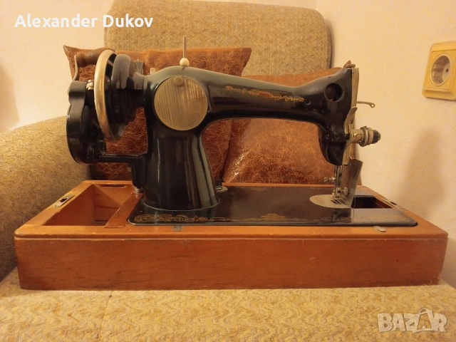 Шевна Машина 60те Ретро Руска Реплика на части, снимка 8 - Шевни машини - 52776580