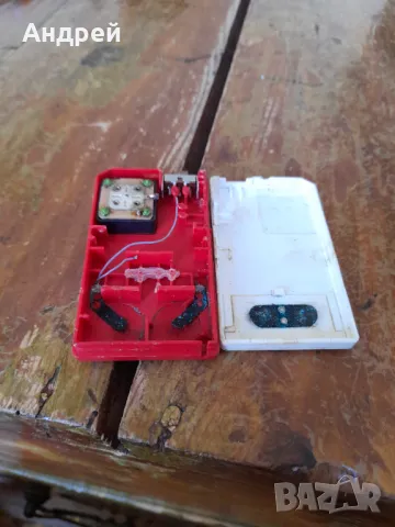 Стара кутия от радио,радиоприемник Сигнал, снимка 6 - Антикварни и старинни предмети - 49909226