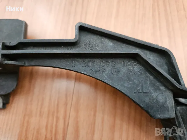 Държач за ляв фар BMW 3 e46, снимка 3 - Части - 47301146