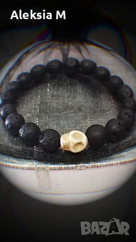 Мъжка гривна с вулканичен камък и череп ръчна изработка черен естествен , снимка 2 - Гривни - 24035120