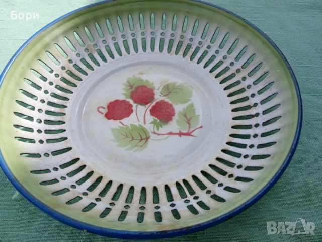 Стара емайлирана чиния 1957г, снимка 4 - Чинии - 36426923