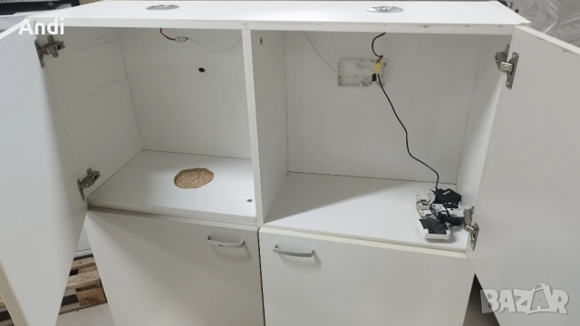 Шкаф за стена 4 врати бяло и сиво с лунички 100/100/35см, снимка 8 - Шкафове - 52979004