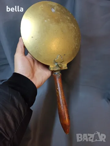 СТАР БРОНЗОВ СЪД С КАПАК И ДЪРВЕНА ДРЪЖКА, снимка 2 - Антикварни и старинни предмети - 48424312