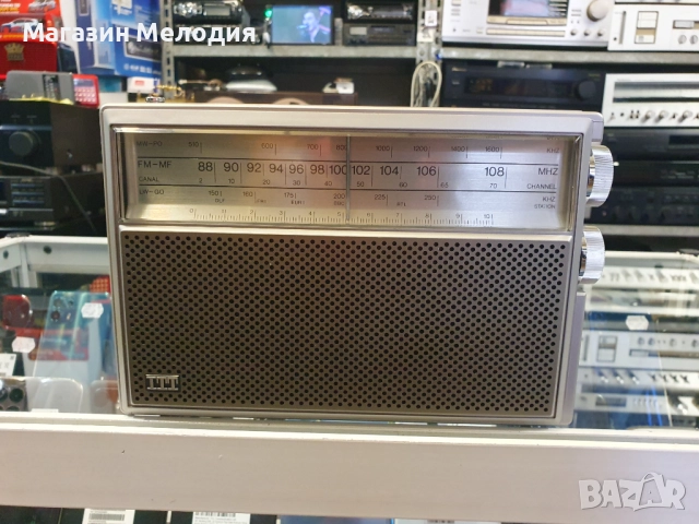 Радио ITT TINY 200 В отлично техническо и визуално състояние., снимка 2 - Радиокасетофони, транзистори - 46056352