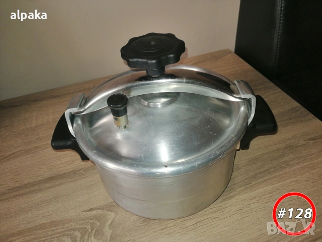 Продавам руска алуминиева тенджера под налягане 4.5 литра