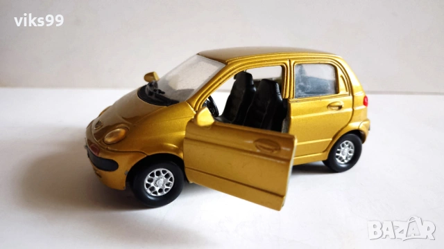 Lamborghini Countach LPI 800-4 Bburago - Мащаб 1:24, снимка 2 - Колекции - 51875867