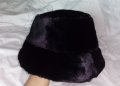 Плюшена шапка идиотка в черен цвят, снимка 2