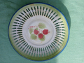 Стара емайлирана чиния 1957г, снимка 1 - Чинии - 36426923