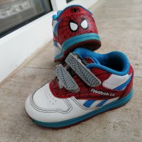 Оригинакни детски маратонки reebok spiderman, снимка 1 - Бебешки обувки - 32606642
